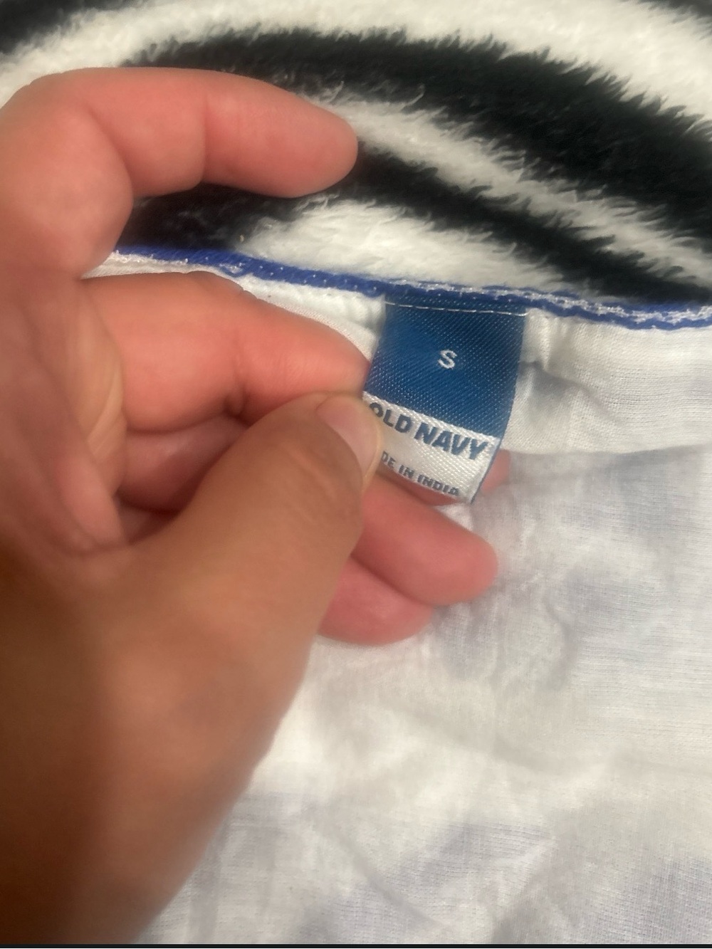 Old Navy Blue and White V-Neck Geometric Sundress - Picture 3 of 3